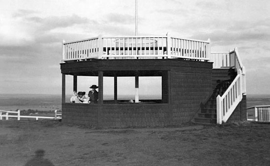 10-6_On Panorama Heights_April 1914_web