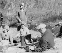 207-4 Gramophone_1927_cropped_web